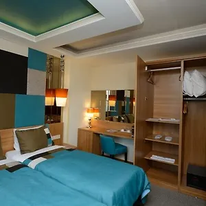 Collage Cihangir 33 Apart Otel
